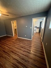 102 E 2nd St, Unit 1 in Russellville, KY - Building Photo - Building Photo