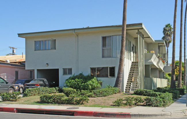 8641 Cadillac Ave in Los Angeles, CA - Building Photo - Building Photo