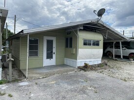 50 Circle Dr in Mount Dora, FL - Building Photo