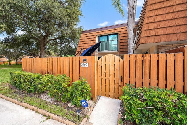 2902 29th Ct in Jupiter, FL - Foto de edificio - Building Photo