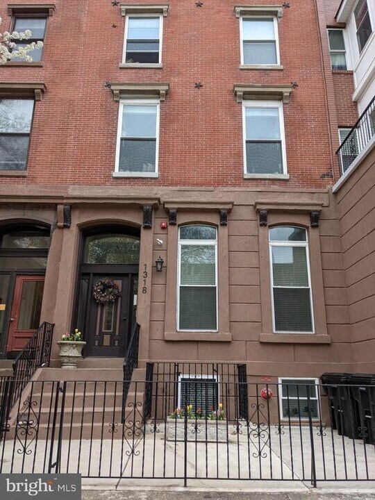 1318 S Broad St in Philadelphia, PA - Building Photo