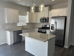 221 US-1 in Mauldin, SC - Building Photo - Building Photo