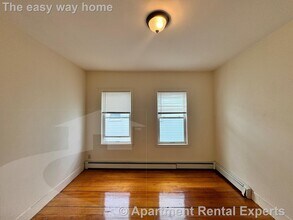61 Webster Ave in Somerville, MA - Building Photo - Building Photo