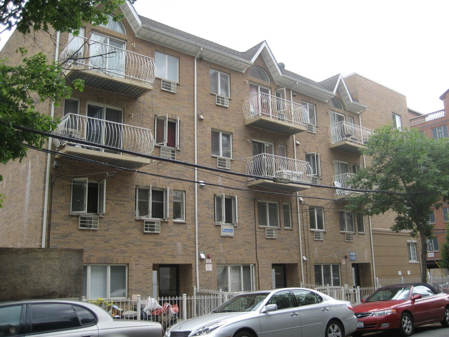 14104 Cherry Ave in Flushing, NY - Building Photo - Building Photo