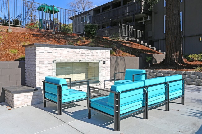 1038 on Second in Lafayette, CA - Foto de edificio - Building Photo