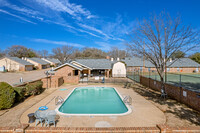 Cedar Garden Townhomes in Arlington, TX - Foto de edificio - Building Photo