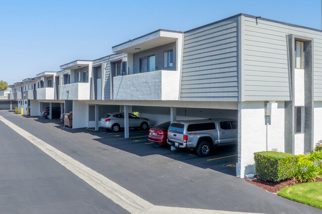 Cypress Park Apartments in Cypress, CA - Foto de edificio - Building Photo