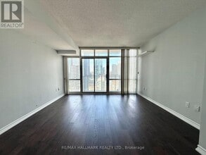 11 Brunel Ct in Toronto, ON - Building Photo - Building Photo