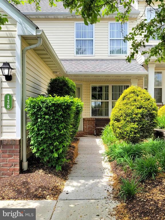 128 Hickory Ln in Wyomissing, PA - Building Photo - Building Photo