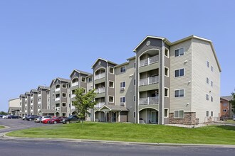 Stonehedge Apartments in Sioux Falls, SD - Foto de edificio - Building Photo