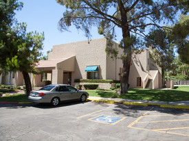 Los Compadres in Phoenix, AZ - Building Photo