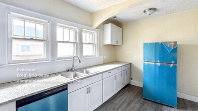 3745 W Grand St in Detroit, MI - Building Photo - Building Photo