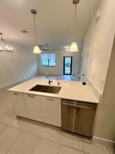 8381 NW 43rd St in Doral, FL - Building Photo - Building Photo