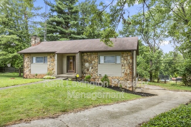 2025 Langhorne Dr in Lexington, KY - Building Photo - Building Photo