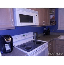 36 Chestnut Hls, Unit 36 in New Hartford, NY - Building Photo - Building Photo