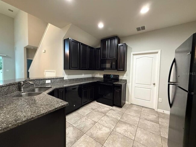 2211 Broadway View Ave in Brandon, FL - Building Photo - Building Photo