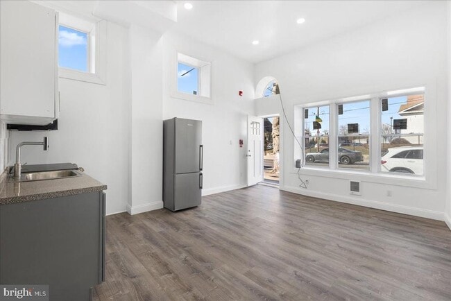 property at 6940 Woodland Ave