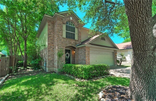 1319 Strickland Dr in Austin, TX - Foto de edificio - Building Photo