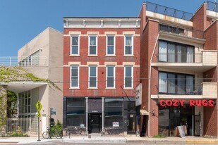 1637 N Clybourn Ave, Unit F3 in Chicago, IL - Building Photo