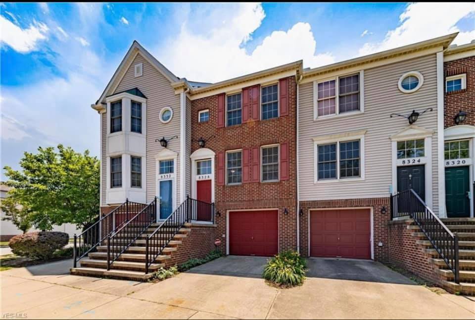 8328 Chester Pkwy in Cleveland, OH - Building Photo