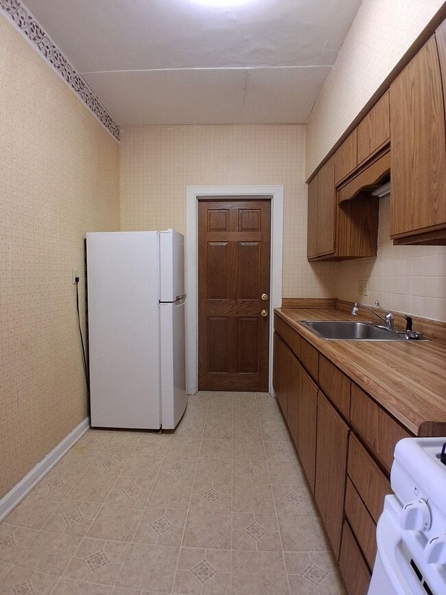 903 18th Ave in Moline, IL - Building Photo - Building Photo