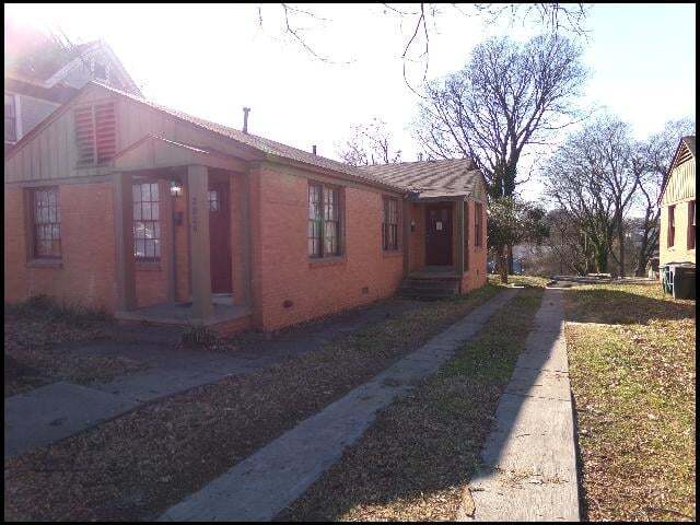 property at 2324 S Louisiana St