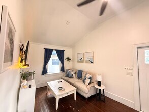 1920 Victoria Ave in Ft. Myers, FL - Building Photo - Building Photo