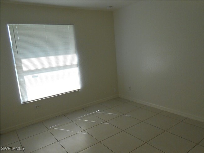 property at 4946 Golfview Blvd