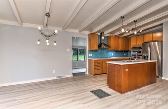 3111 Spring Valley Rd in Charlotte, NC - Building Photo - Building Photo