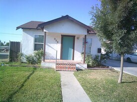 113 Decatur St in Bakersfield, CA - Building Photo