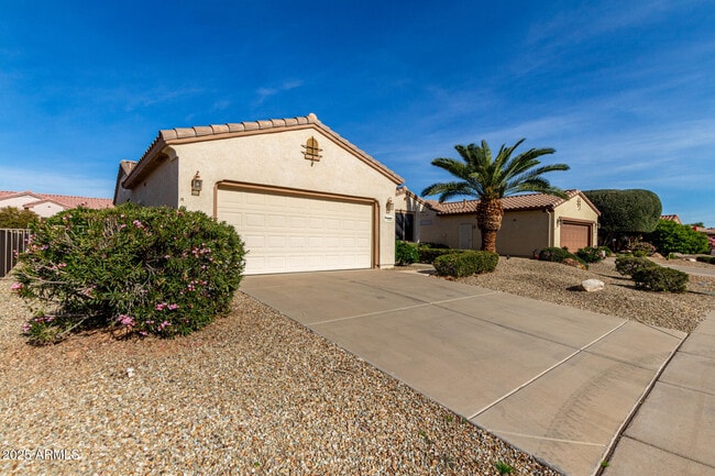 15448 W Moonlight Way in Surprise, AZ - Building Photo - Building Photo