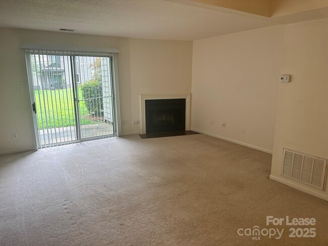 2939 Heathstead Place in Charlotte, NC - Building Photo - Building Photo