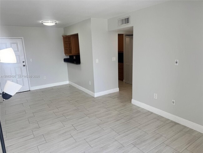 8075 NW 7th St