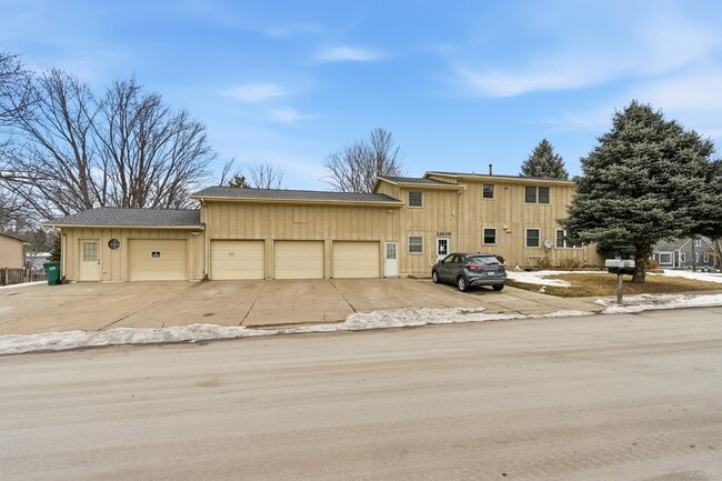12605 Main St, Unit #200 in Rogers, MN - Building Photo - Building Photo