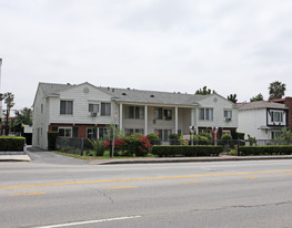 5330 Whitsett Ave Apartments