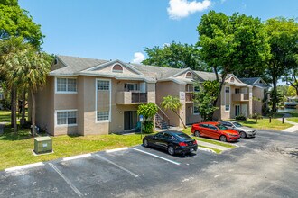 Reflections At Pembroke Pines in Pembroke Pines, FL - Building Photo - Building Photo