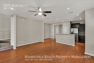 7019 Buroak Ct in Jacksonville, FL - Building Photo - Building Photo