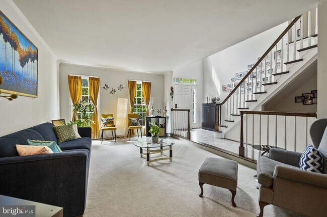 7401 Crestberry Ln in Bethesda, MD - Building Photo - Building Photo