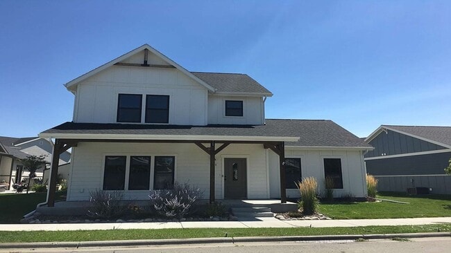 property at 1711 Lone Pine Dr