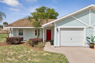 212 Ridge Crest Loop in Minneola, FL - Building Photo