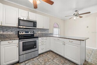 2411 Parsons Pond Cir in Kissimmee, FL - Building Photo - Building Photo