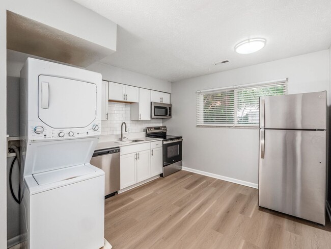 105 W 8th Ave in Columbus, OH - Building Photo - Building Photo