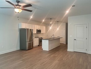 Farmville Lakes Apartments 605 in Auburn, AL - Building Photo - Interior Photo