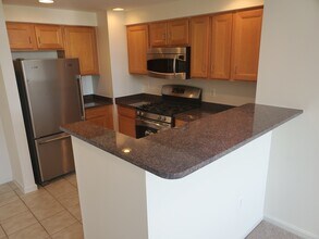 4480 Market Commons Dr, Unit 612 in Fairfax, VA - Building Photo - Building Photo