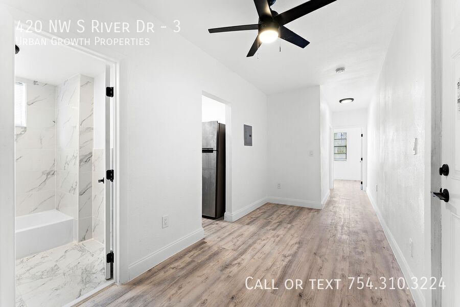 420 NW S River Dr in Miami, FL - Building Photo