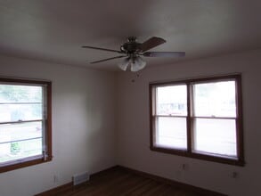 1205 W Bloomington Rd, Unit 1205West in Champaign, IL - Building Photo - Building Photo