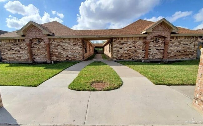 property at 16 E Quail St