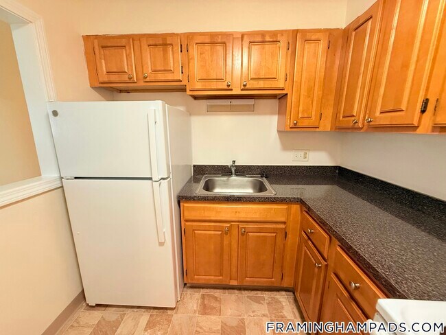 547 Worcester Rd in Framingham, MA - Building Photo - Building Photo