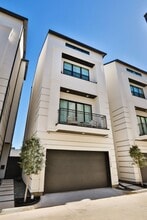 5704 Fairdale Ln in Houston, TX - Building Photo - Building Photo