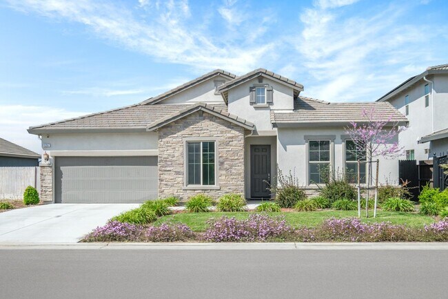 1257 Rdg Crk Ests Wy in Dinuba, CA - Building Photo - Building Photo